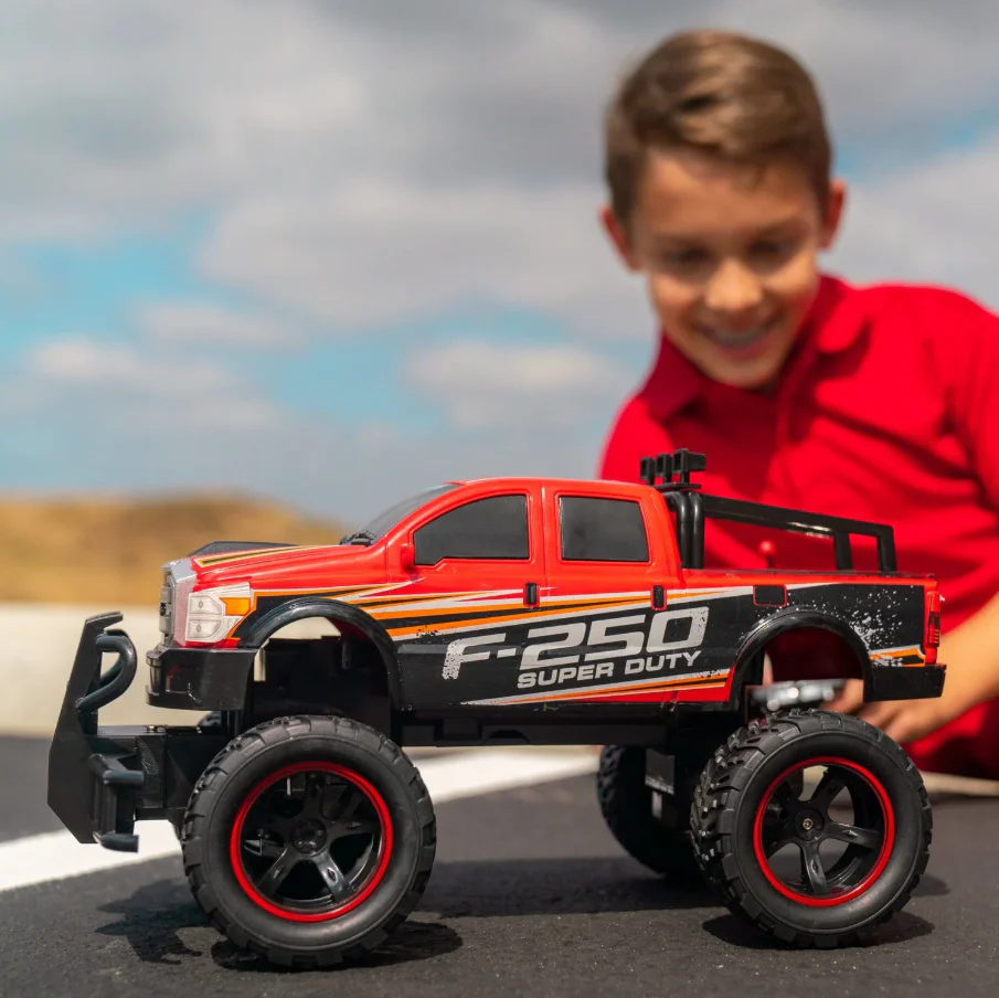 Ford F-250 Super Duty RC Truck - 1:24 Scale Replica - Image 5